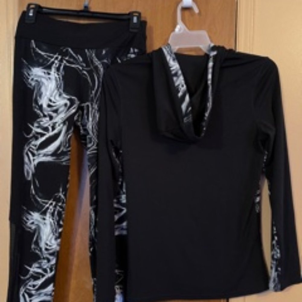 ***SOLD***NWOT, Yilaikeni Workout Gear - Picture 4 of 7